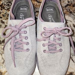 Danske Sneakers - size 8